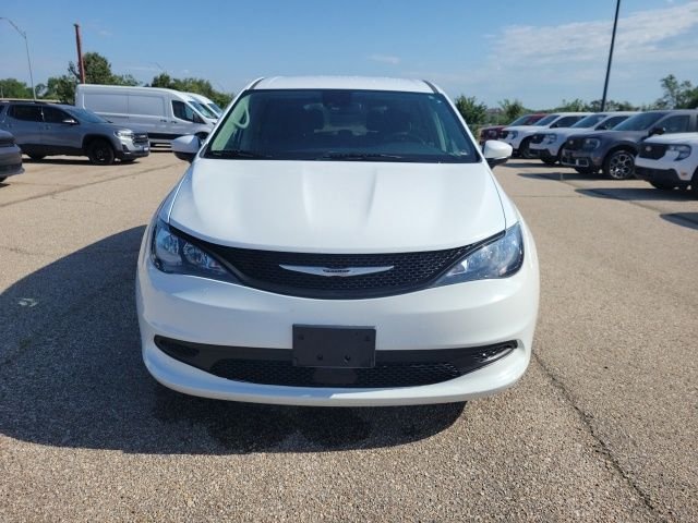 Used 2023 Bright White Clearcoat Chrysler LX image 18