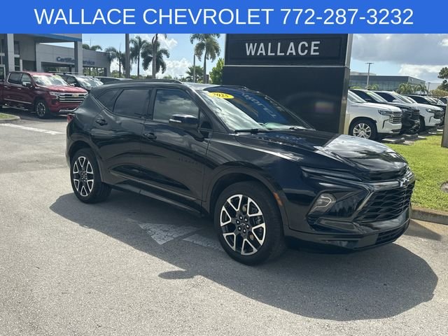 Used 2025 Black Chevrolet RS image 4