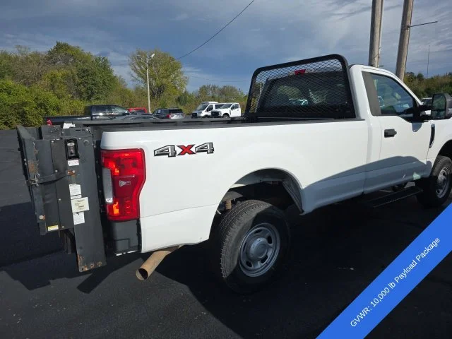 Used 2017 Oxford White Ford XL image 4