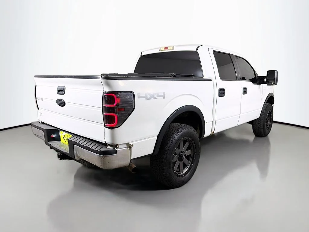 Used 2013 White Ford XL image 6
