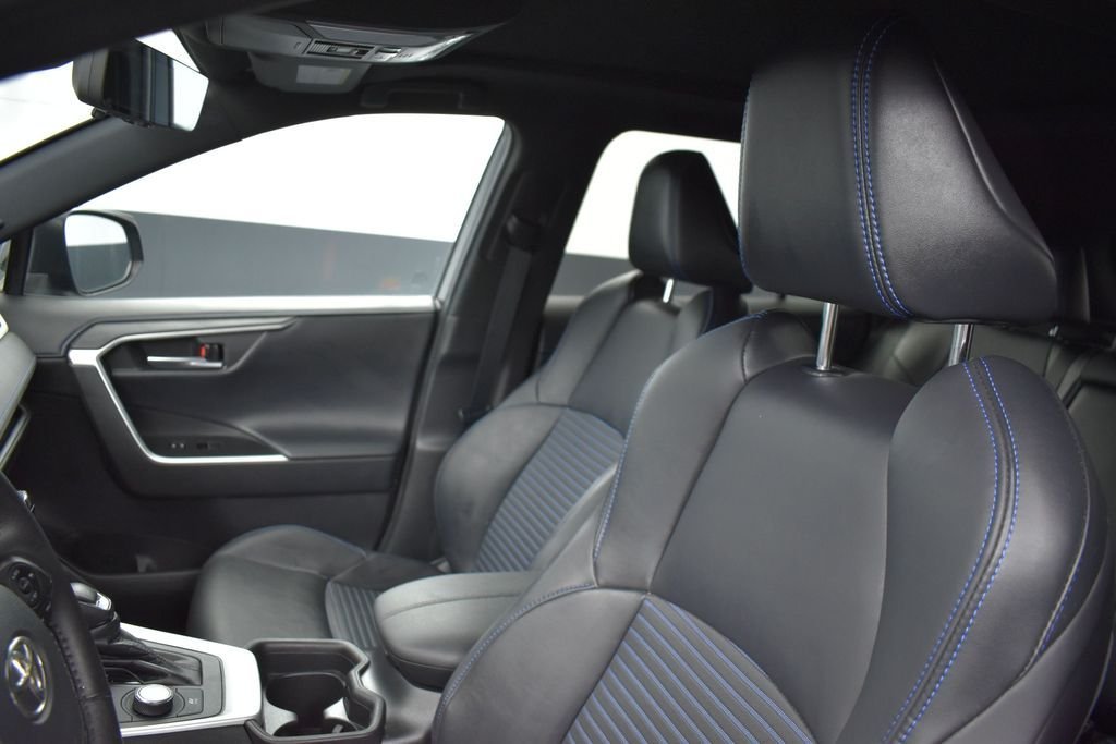 Used 2021 Midnight Black Metallic Toyota XSE image 9