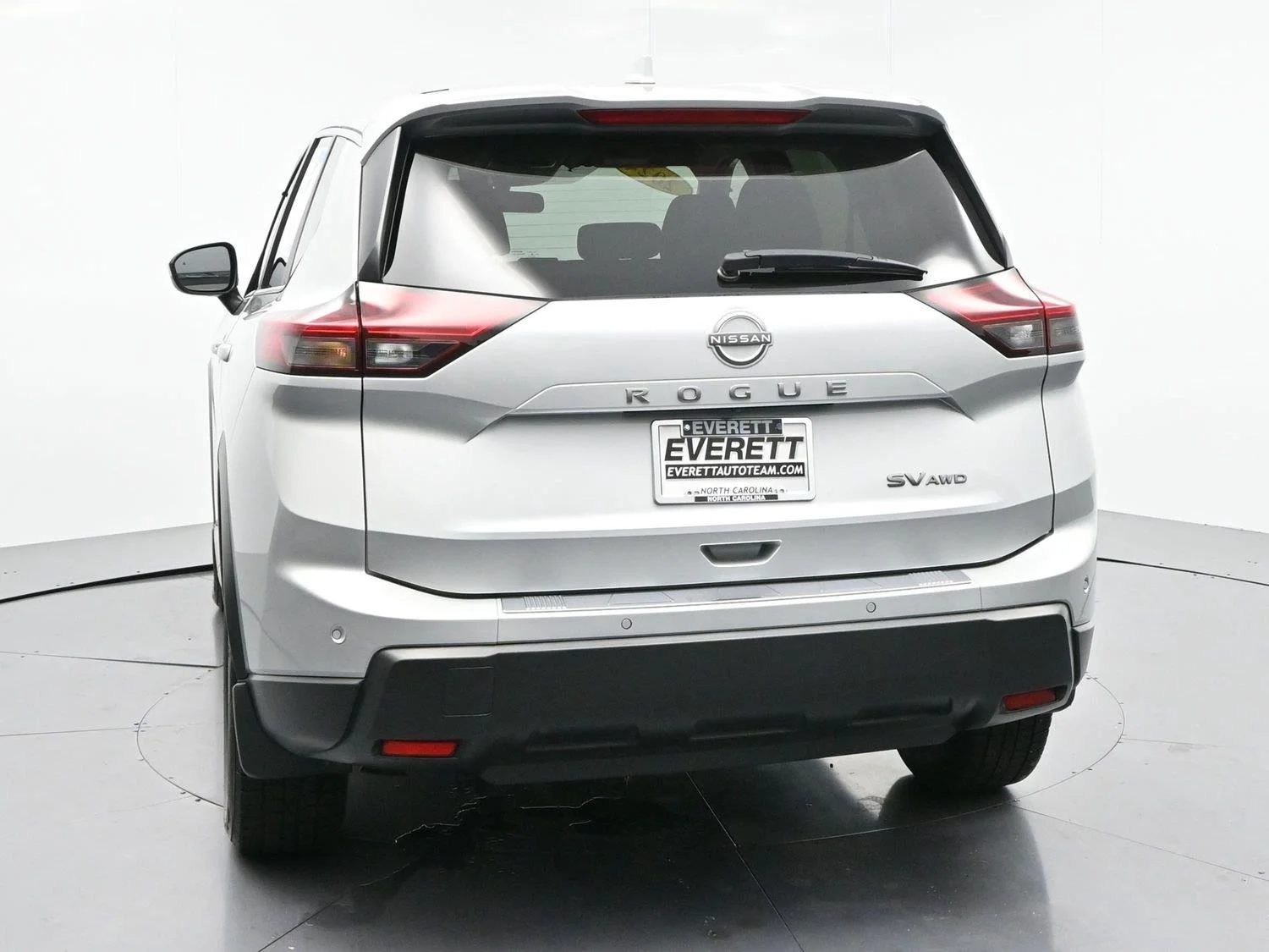 Used 2024 Silver Nissan SV image 6