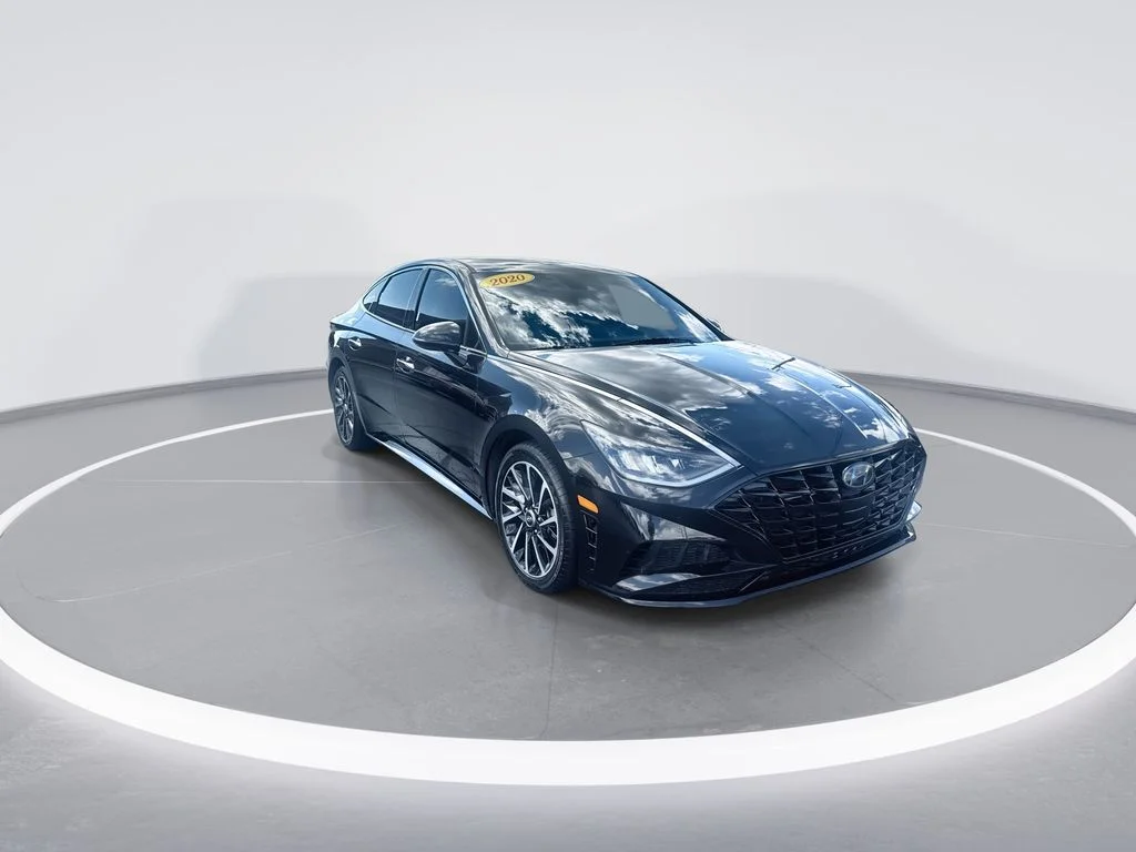 Used 2020 Black Hyundai SEL Plus image 2