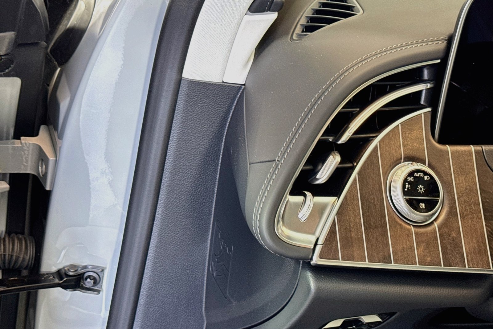 New 2026 MANUFAKTUR Alpine Grey Mercedes-Benz E 450 image 10
