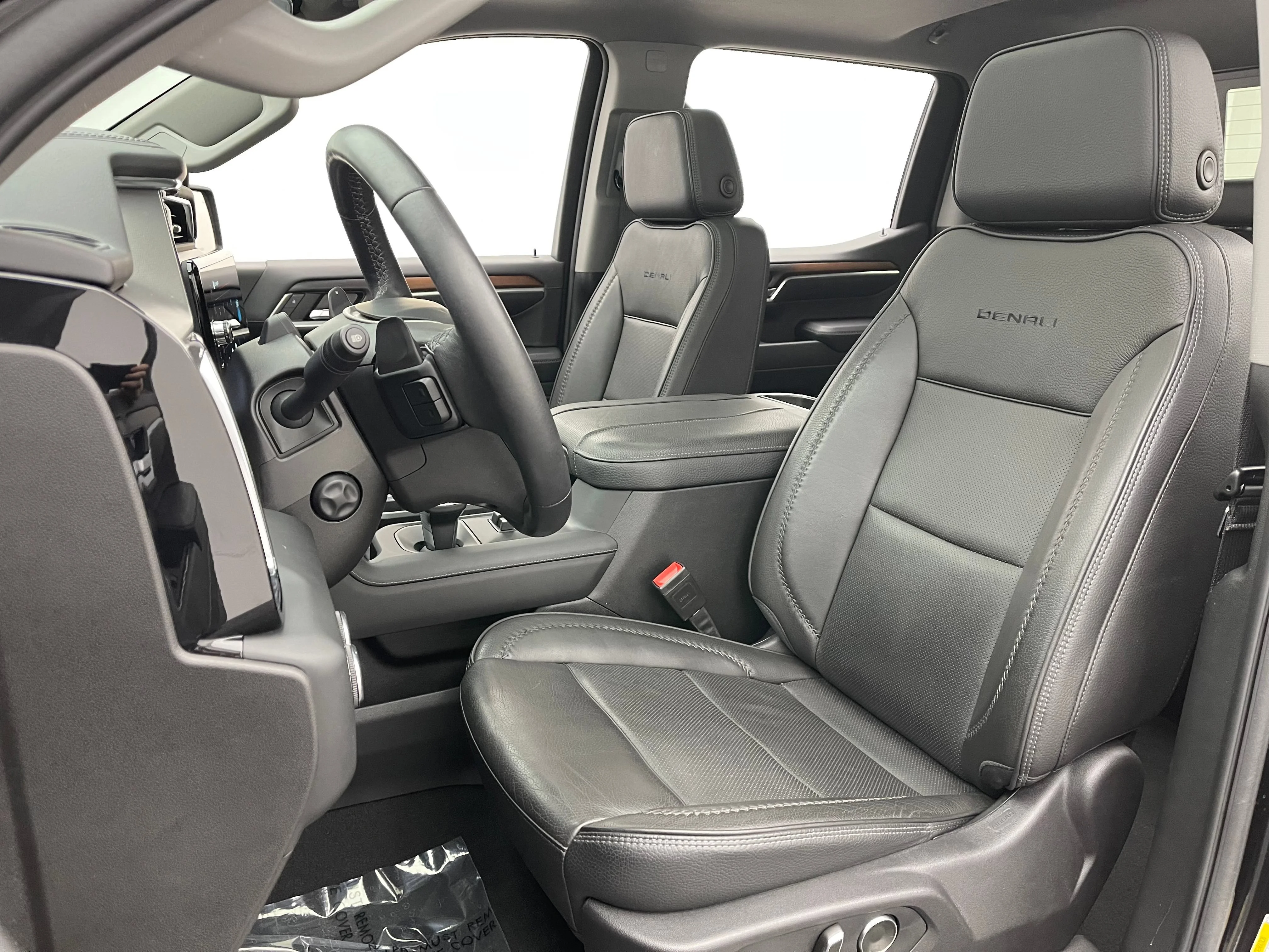 Used 2024 Onyx Black GMC Denali image 21