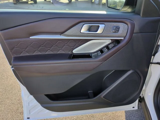 Used 2025 White Ford Platinum image 12