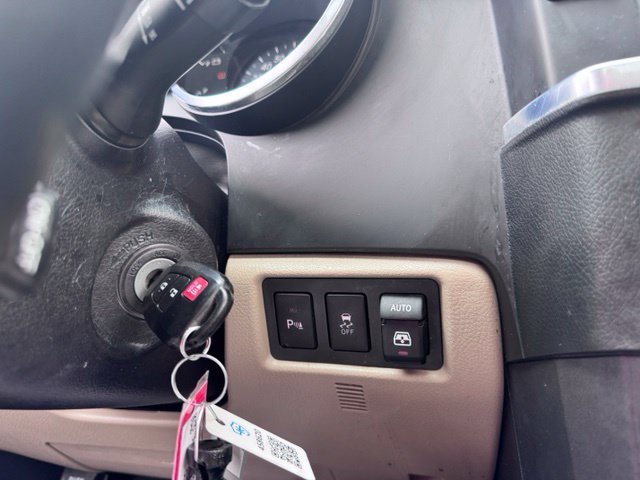 Used 2018 Blue Toyota SR5 image 17