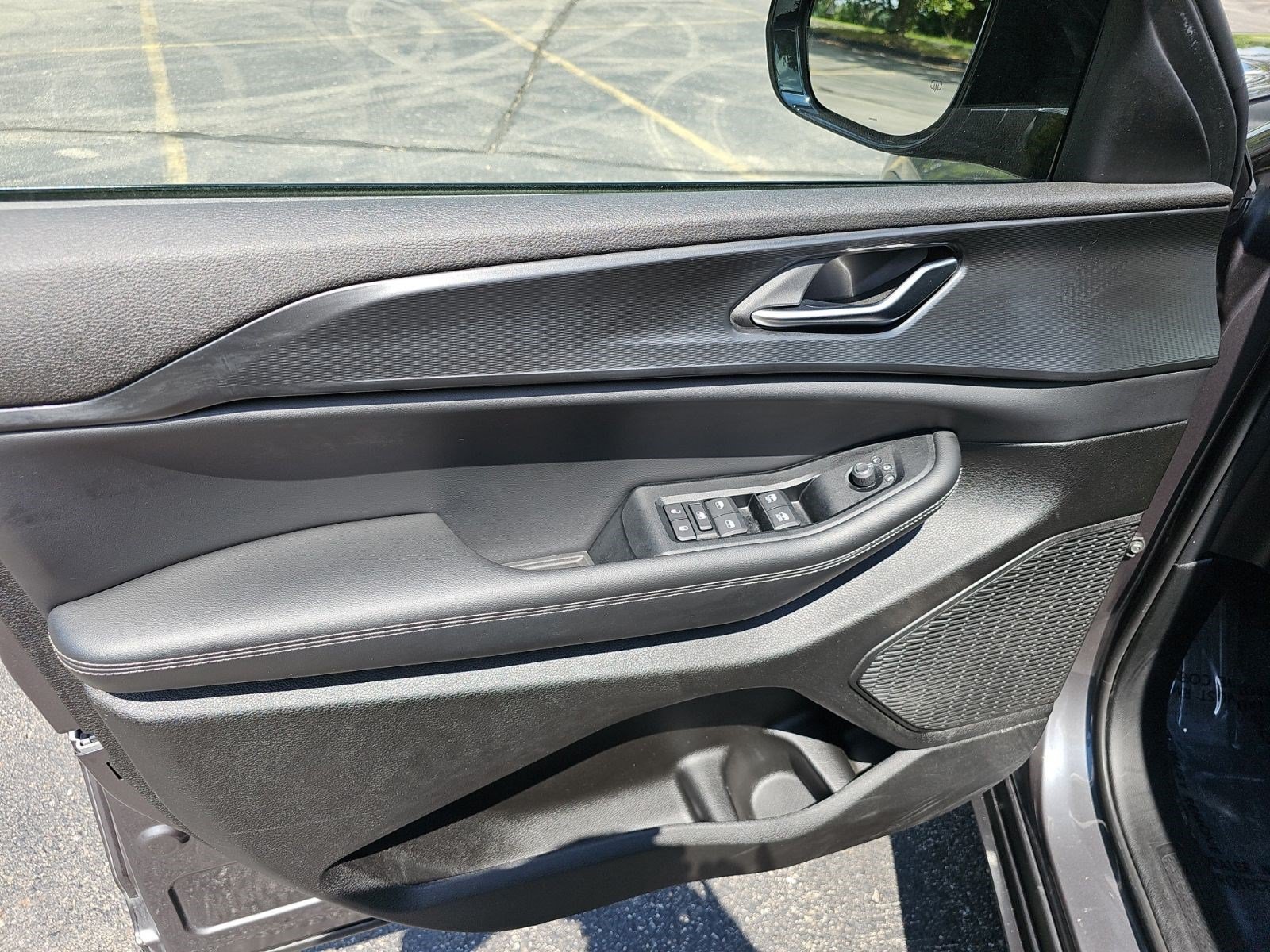 Certified Used 2023 Baltic Gray Metallic Clearcoat Jeep Altitude image 18