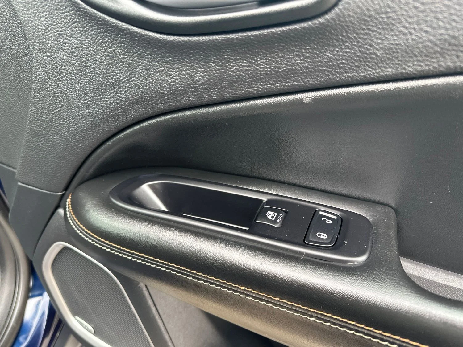 Used 2021 Blue Jeep Latitude image 36