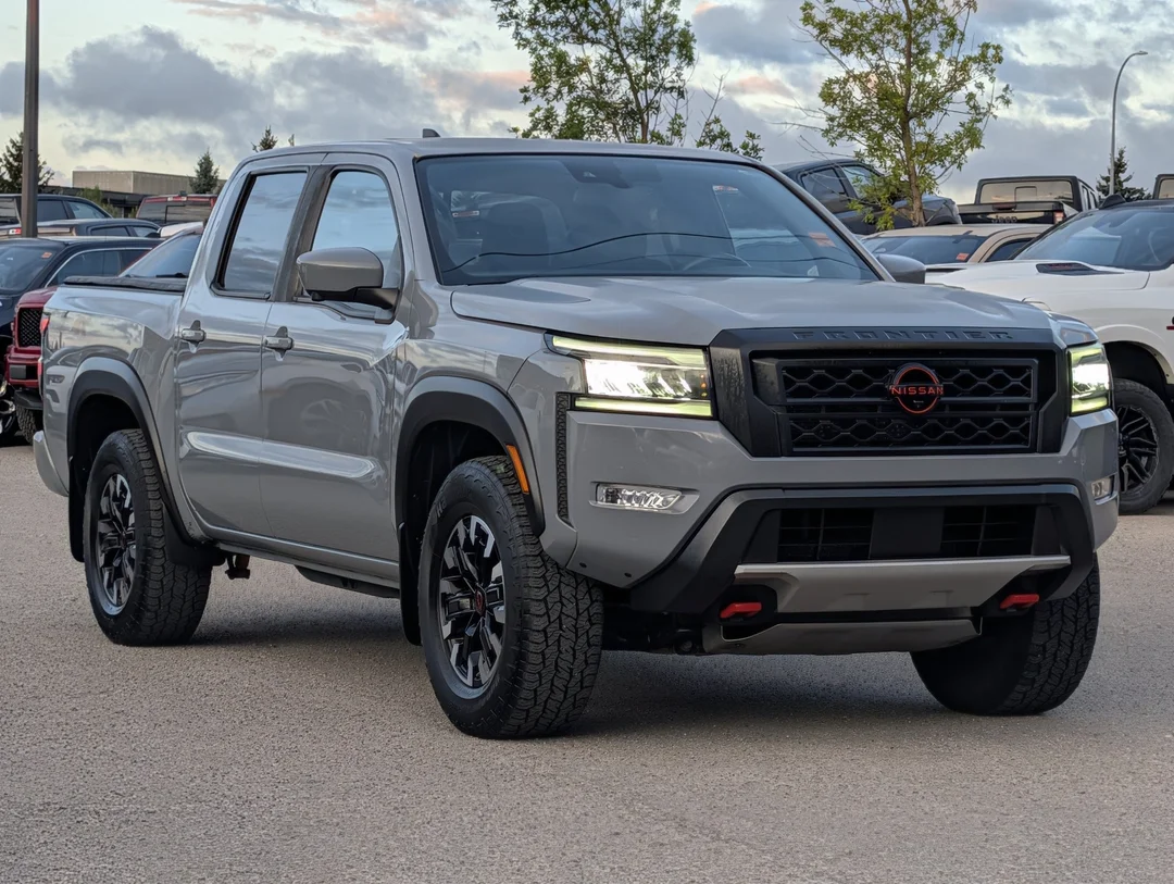 Used 2022  Nissan PRO-4X - - 4x4 - 3.8L V6 - Adaptive Cruise - Blind Spot - LED Headlamps - Sunroof & More image 2