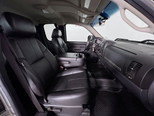 Used 2013 Silver GMC SLE image 33
