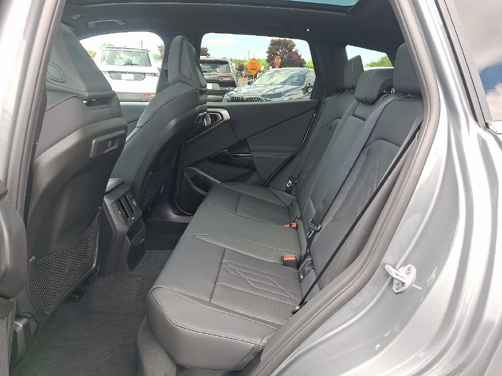 Used 2026 Skyscraper Grey Metallic BMW 30 xDrive image 5