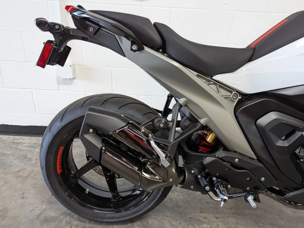 New 2026 LIGHT WHITE BMW 1300 R Performance image 7