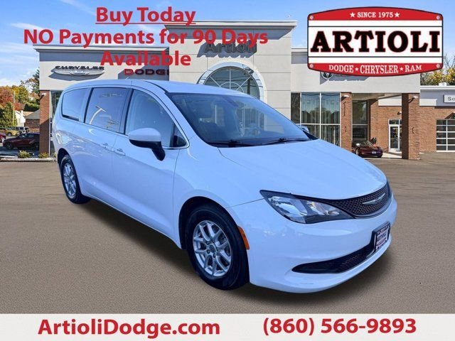 2022 Chrysler Voyager LX