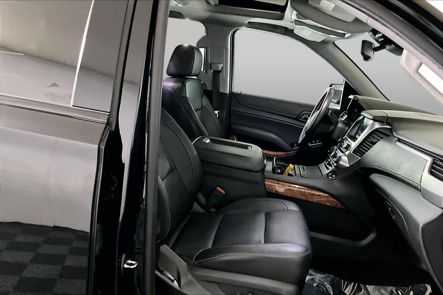Used 2018 Black Chevrolet Premier image 8