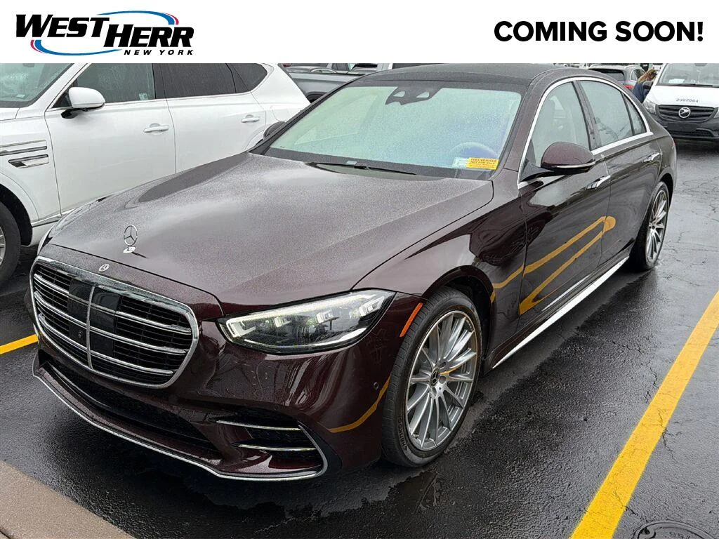 Used 2023 MANUFAKTUR rubellite red metallic Mercedes-Benz S 580 image 1