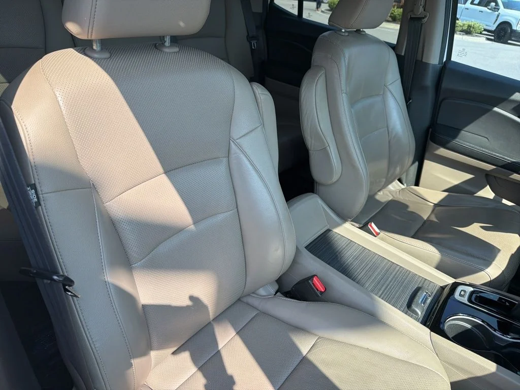 Certified Used 2019 White Diamond Pearl Honda RTL-E image 29
