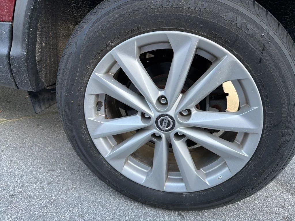 Used 2019 Red Nissan SV image 11