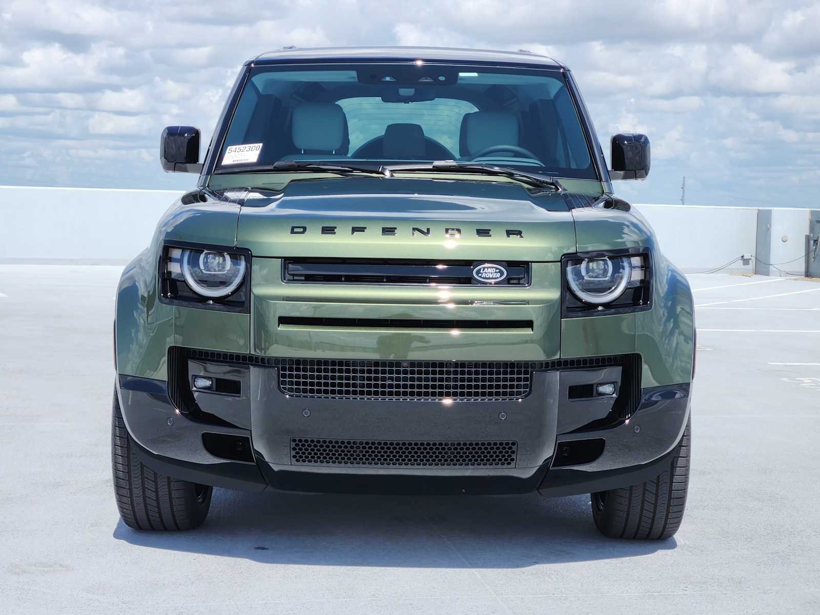 New 2026 Woolstone Green LAND ROVER X-Dynamic SE image 2