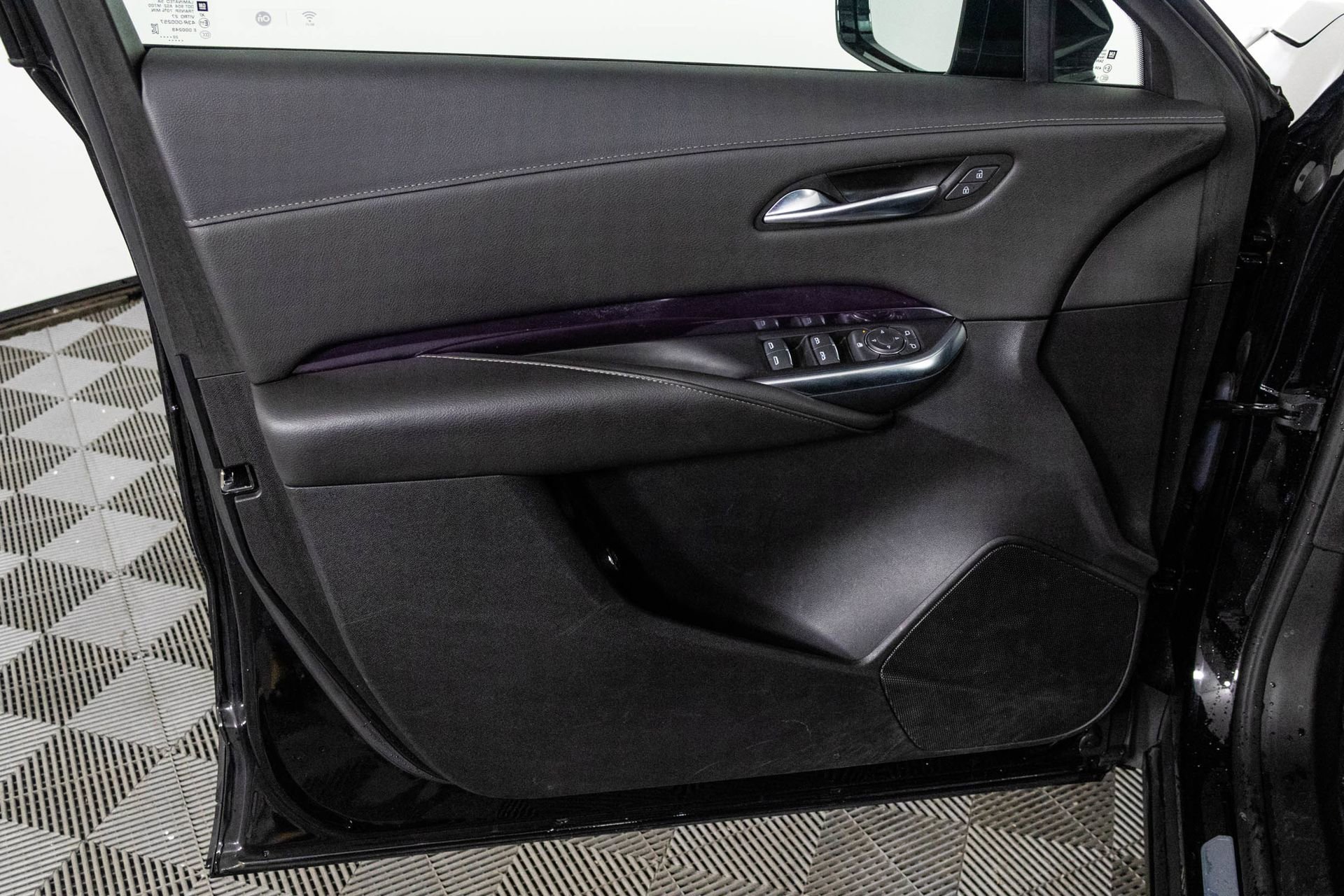 2023 CADILLAC XT4 - Image 33