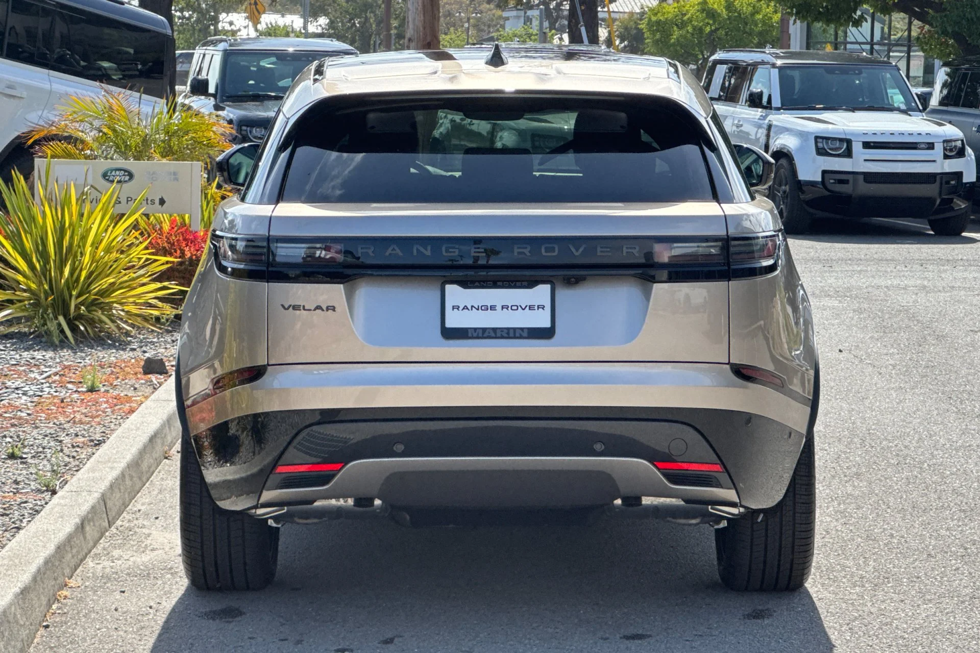 New 2026 Batumi Gold Land Rover Belgravia Edition image 7