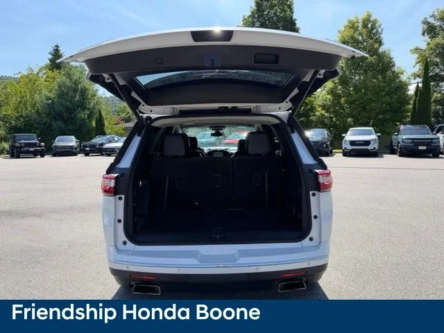 Used 2018 Beige Chevrolet Premier image 37