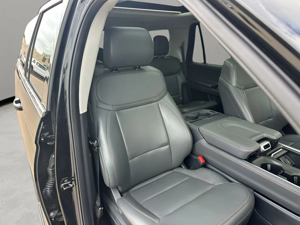 Used 2025 Agate Black Metallic Ford Active image 22