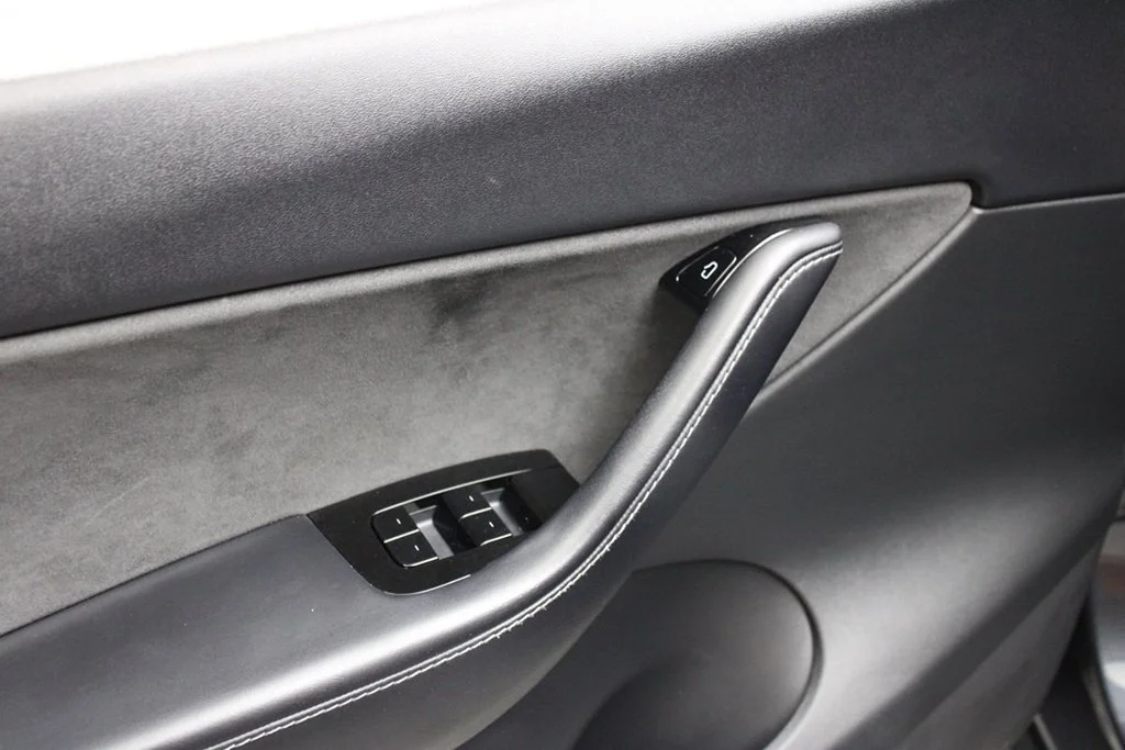 Used 2020 Solid Black Tesla Long Range image 16