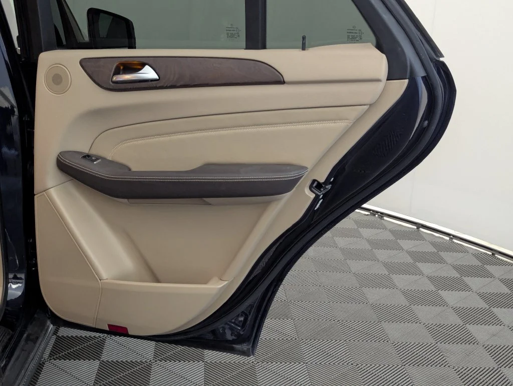 Used 2013 Blue Mercedes-Benz ML 350 image 38