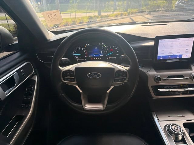 Used 2023 Black Metallic Ford XLT image 7