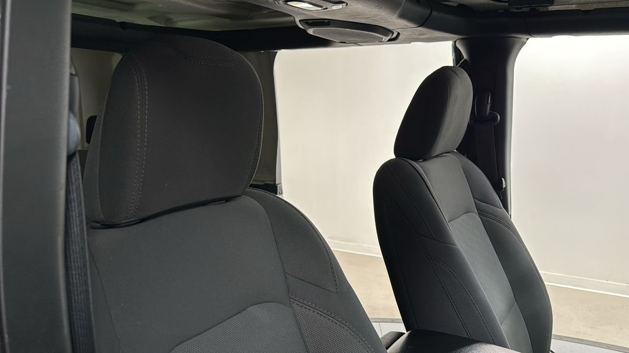 Used 2018 Gray Jeep Unlimited Sport S image 19