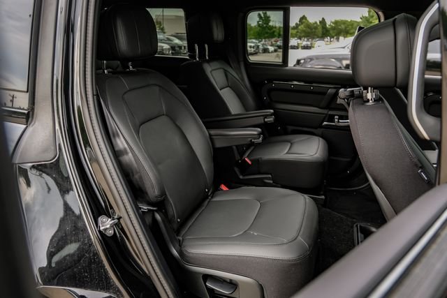 2025 Land Rover Defender V8 - Photo 45