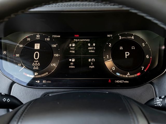 Used 2023 Carpathian Gray Premium Metallic Land Rover SE image 17