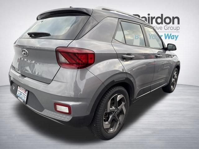 Used 2022 Galactic Gray Hyundai Limited image 13