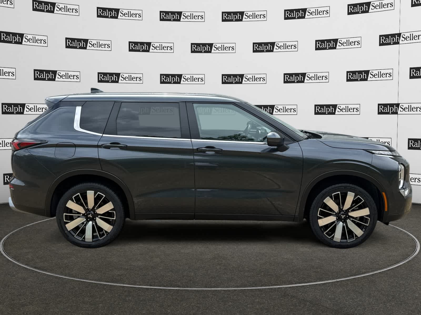 Used 2025 Gray Mitsubishi SE image 7