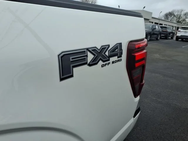 Used 2025 White Metallic Ford Lariat image 21