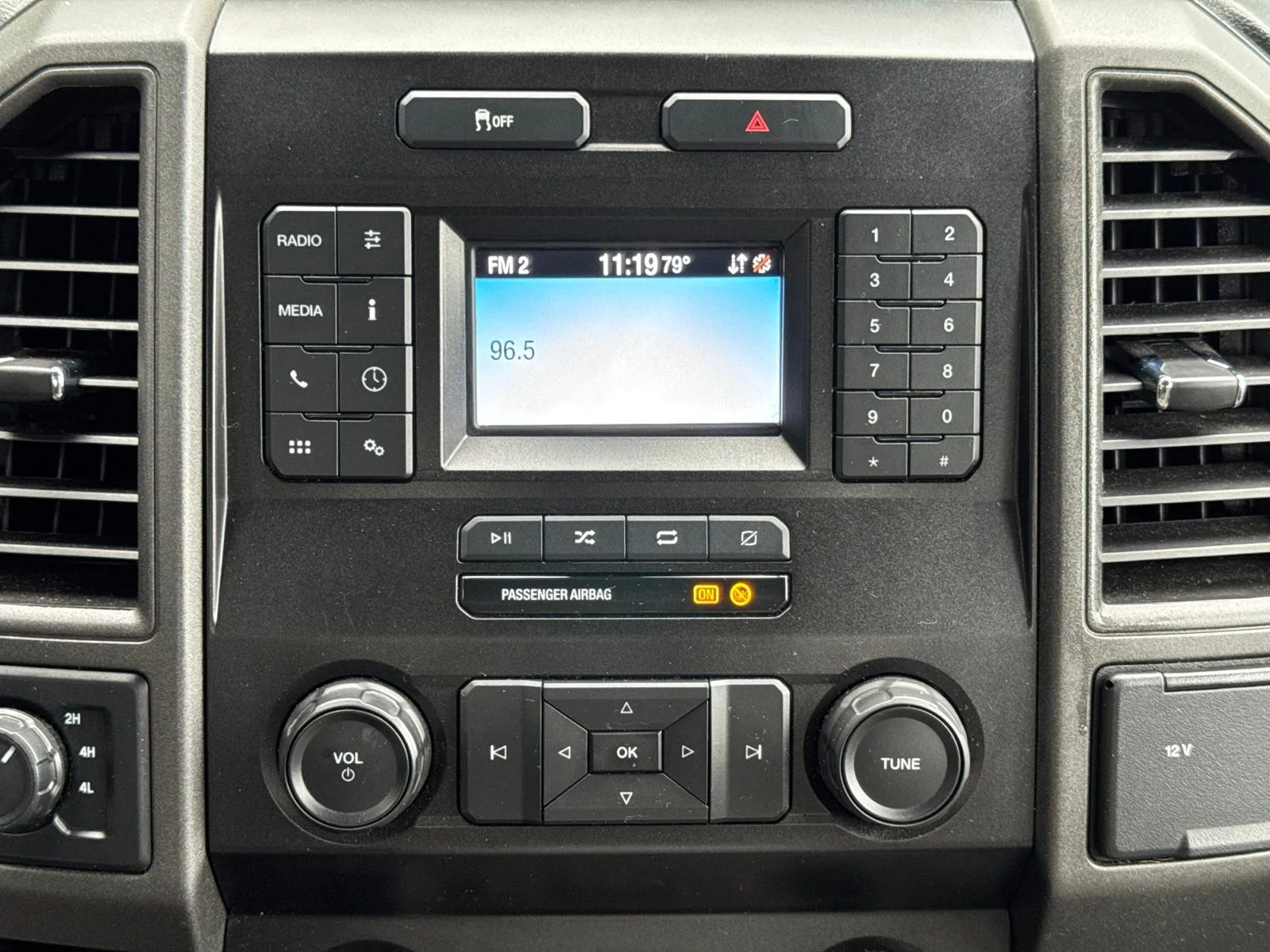 Used 2022 White Ford XL image 18