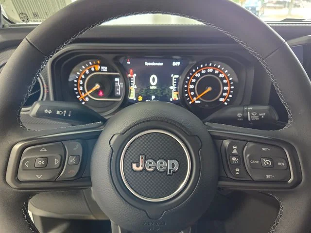 New 2026 Bright White Clear-Coat Exterior Paint Jeep Rubicon X image 22