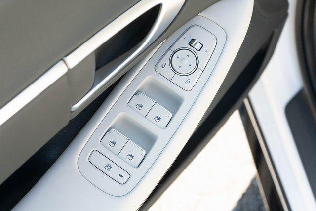 2025 Hyundai Sonata SEL - Photo 12