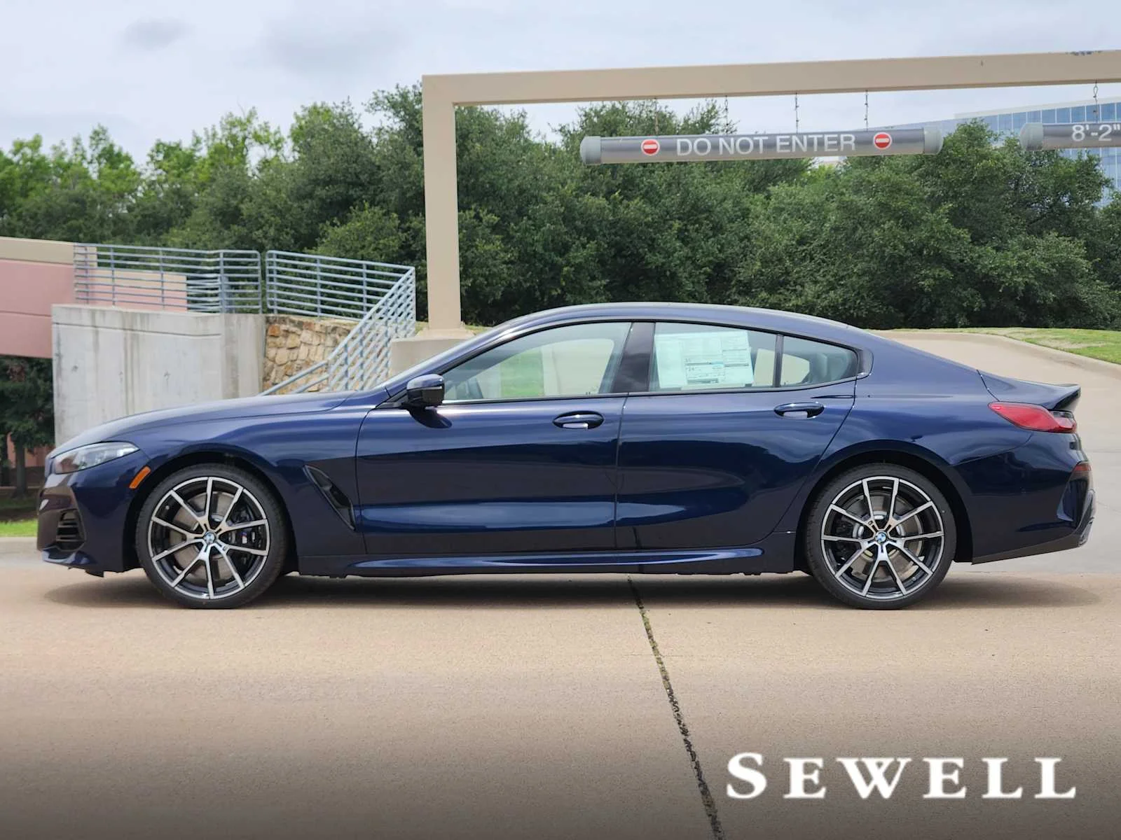 New 2026 Tanzanite Blue II Metallic BMW 840i image 2