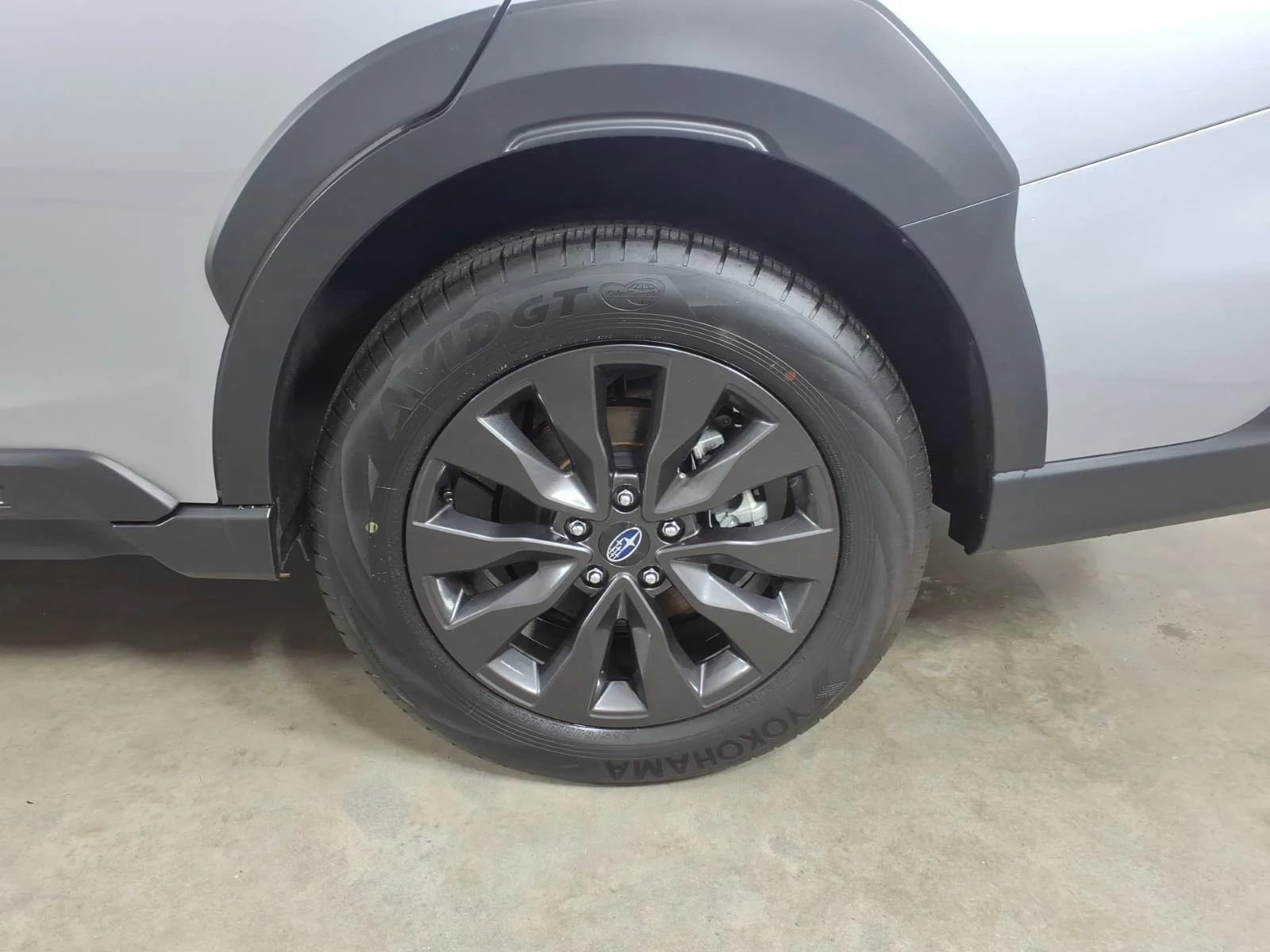 Certified Used 2025 Ice Silver Metallic Subaru Onyx Edition image 17