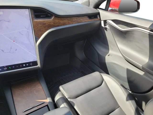 Used 2021 Red Tesla Long Range Plus image 28