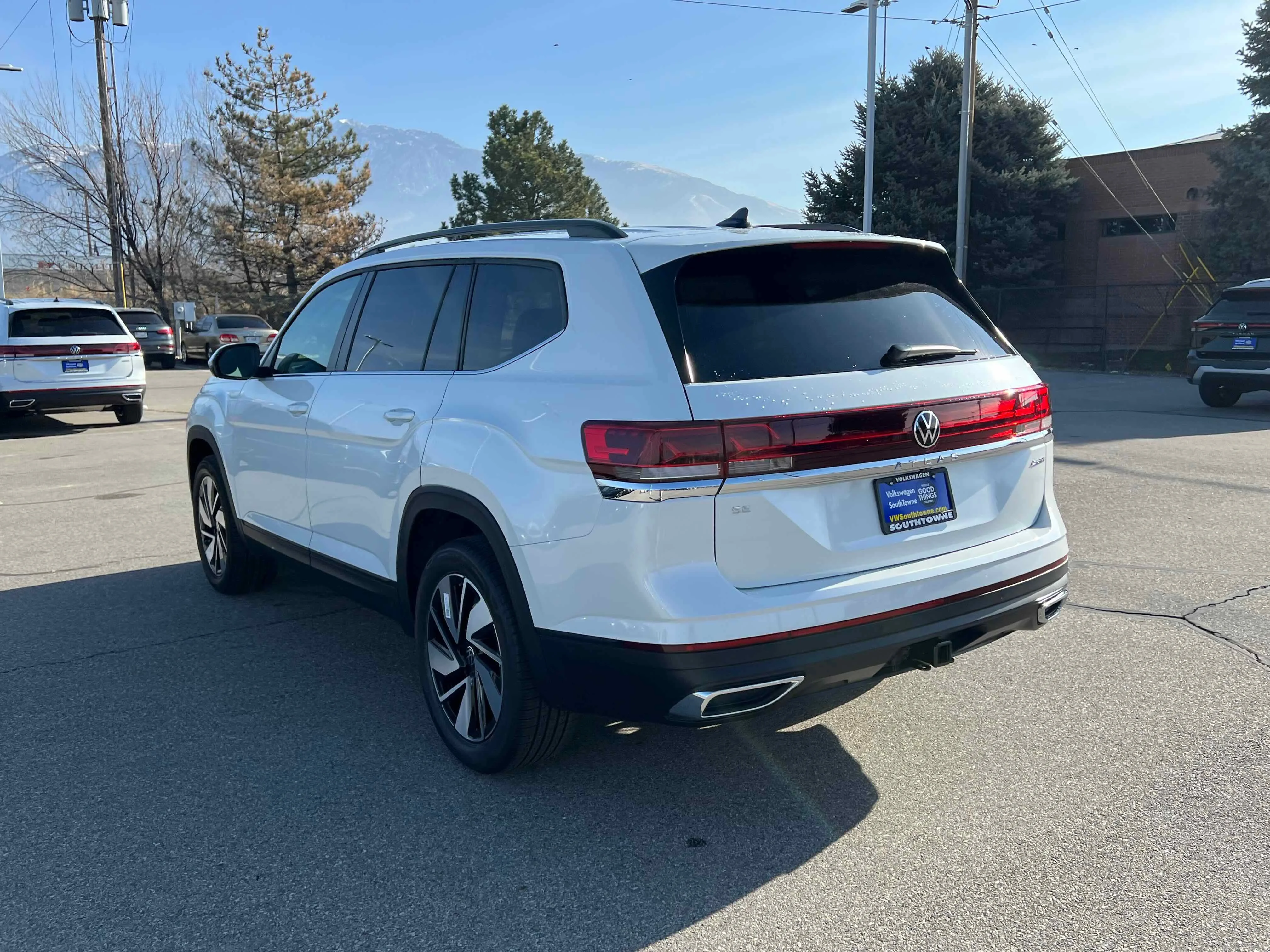 New 2026 Opal White Volkswagen 2.0T SE w/Technology image 11