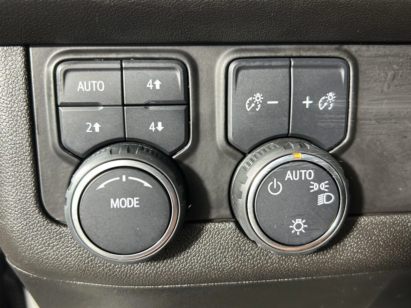 Used 2023 Summit White Chevrolet High Country image 25