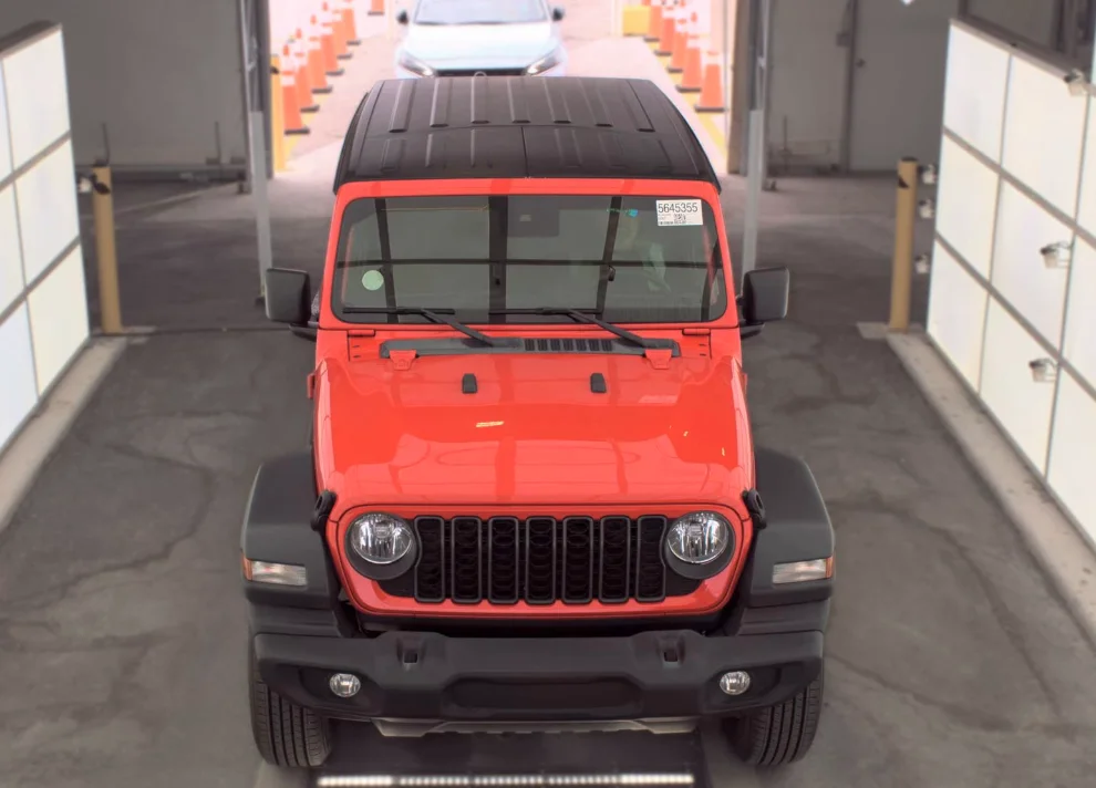 Used 2024 Red Jeep Sport S image 2