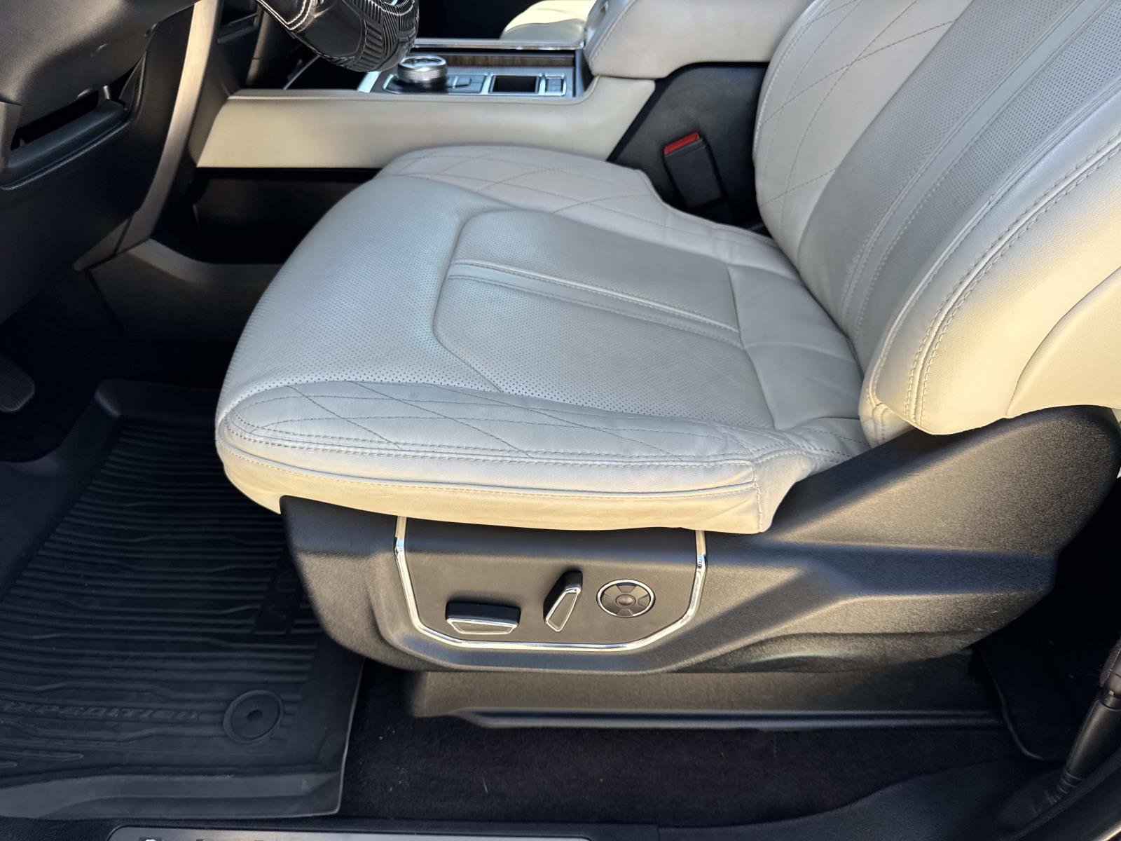 Used 2021 Star White Metallic Tri-Coat Ford Platinum image 17