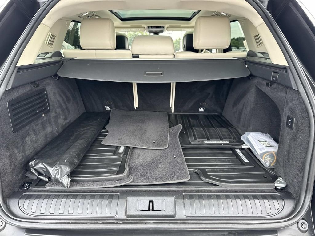 Used 2020 Black Land Rover HST image 15