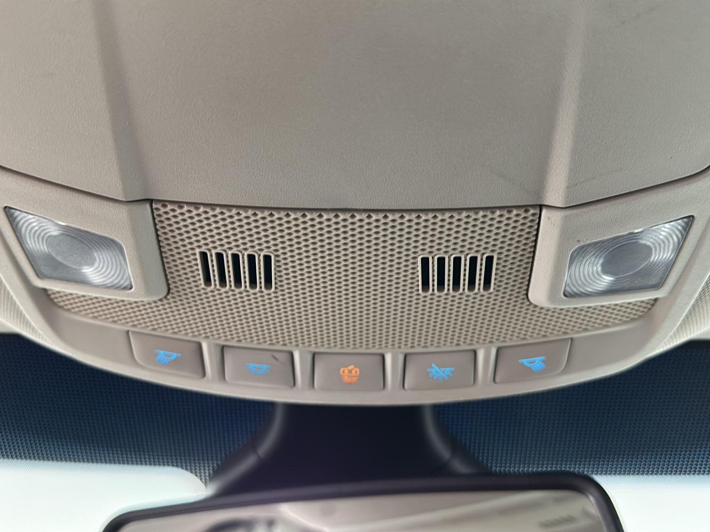 Used 2019 Ingot Silver Ford SE image 34