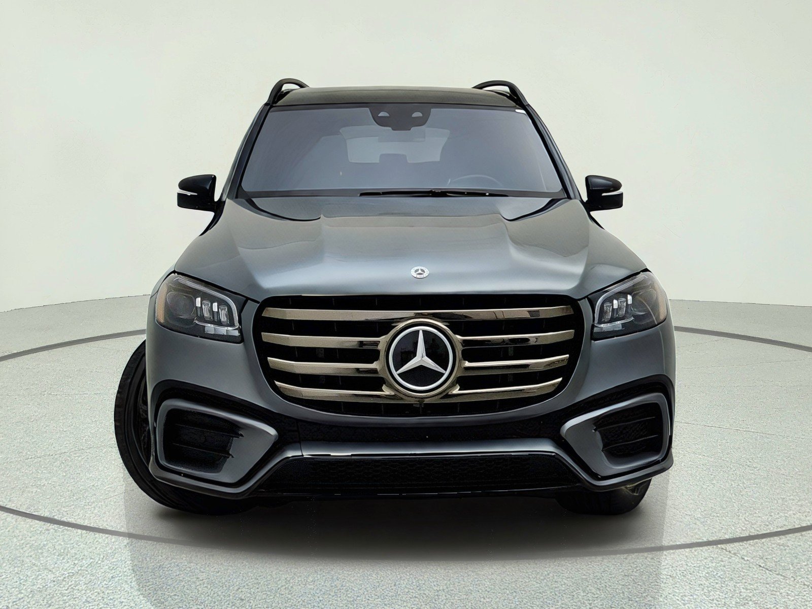 Used 2024 Selenite Grey Metallic Mercedes-Benz GLS 580 image 3