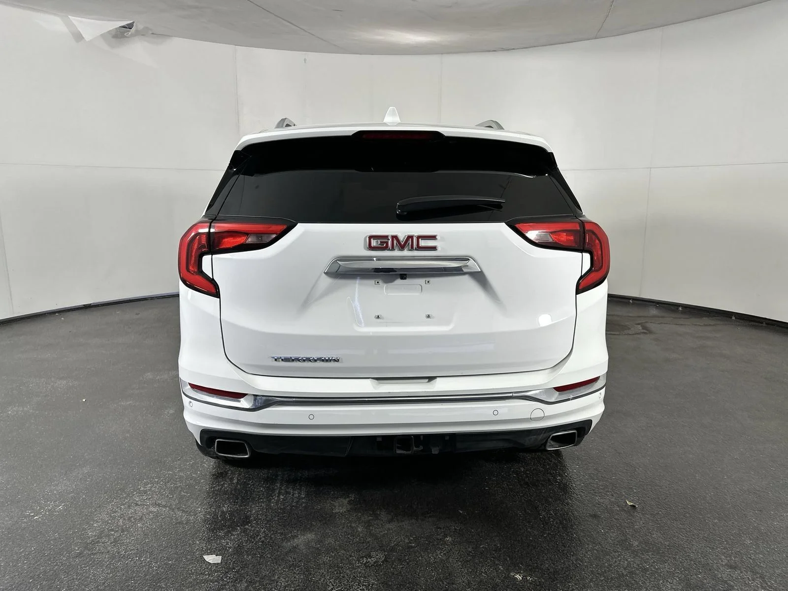 Used 2018 White GMC Denali image 7